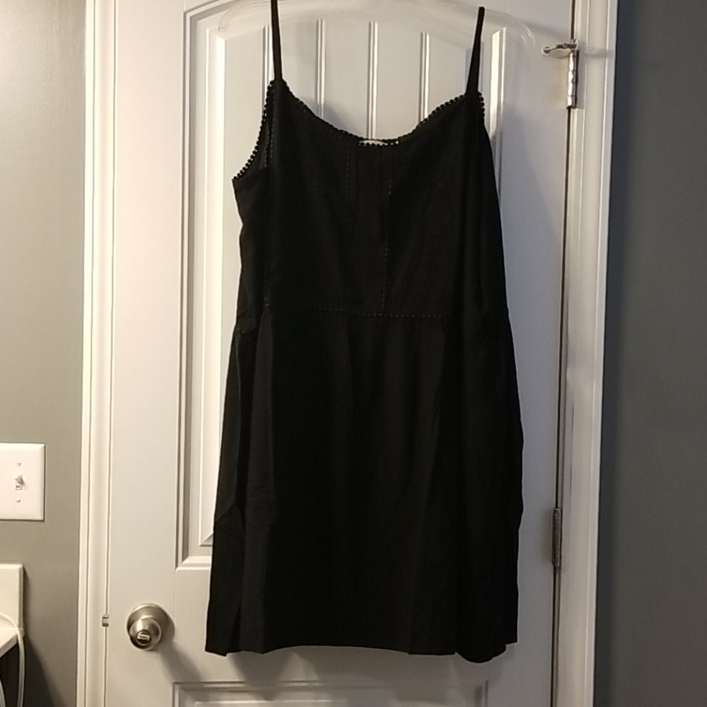 NWT  Embroidered Swing Dress (0214)